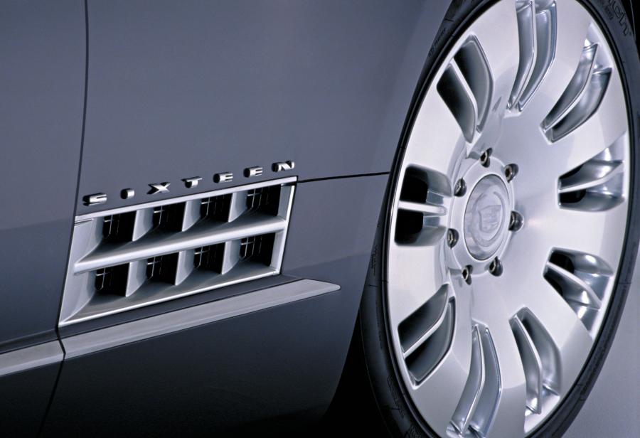 Детали экстерьера Cadillac Sixteen Concept 2003 года  (фото 25 из 41)